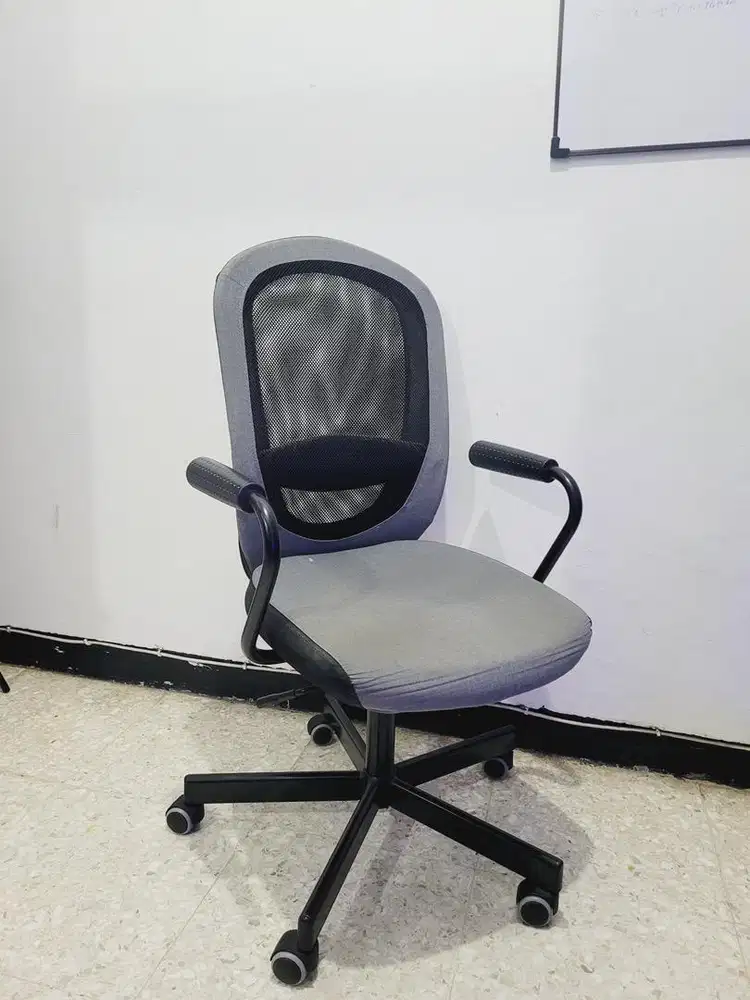 Kursi kerja kantor IKEA Asli type Flintan dengan senderan tangan