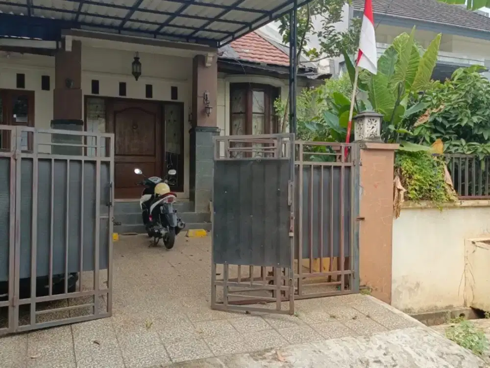 Rumah 1 1/2   Lantai di Cluster Exclusive Maribaya, Villa Dago, Benda Baru, Pamulang, Tangerang Selatan.