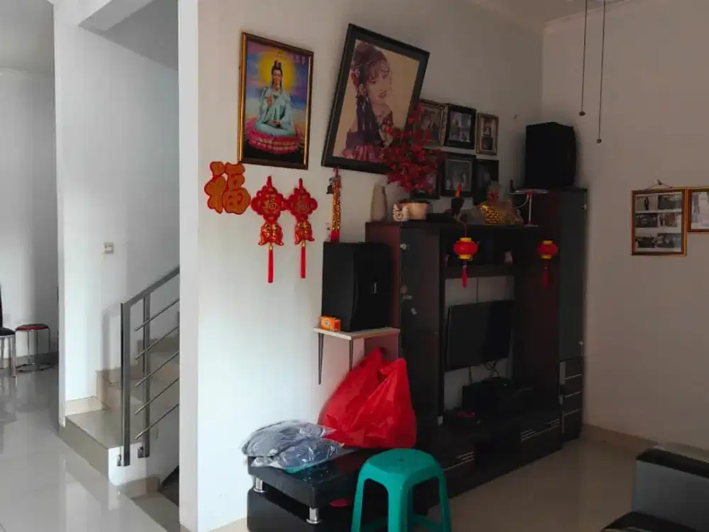 DIJUAL CEPAT RUMAH TAMAN SURYA 3 LANTAI SIAP HUNI