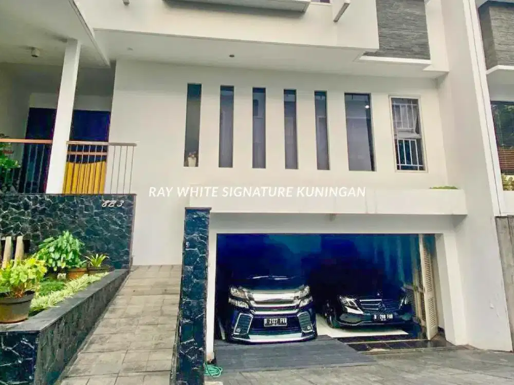 Rumah Komplek yang Tenang di Lokasi Prime Kebayoran Baru