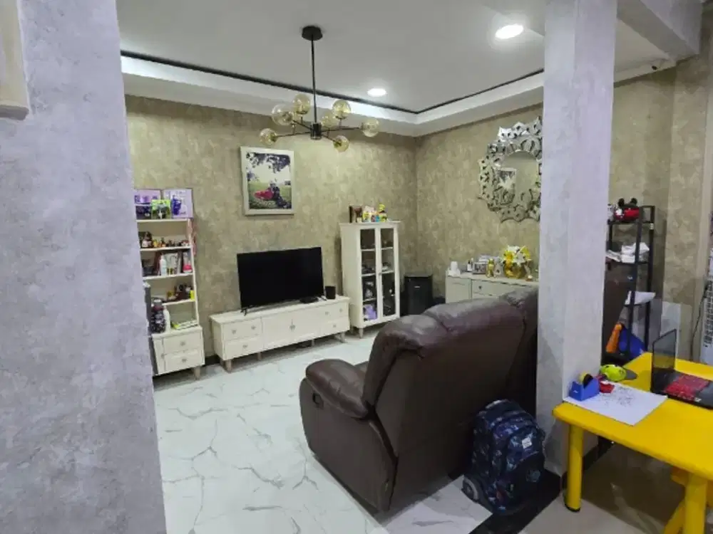 DIJUAL Cepat Rumah cluster faraday semi furnish di Gading Serpong