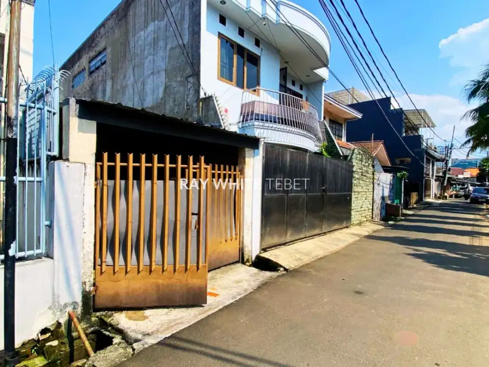 Rumah Jalan 2 Mobil Hitung Tanah di Cawang Cipinang, Jaktim