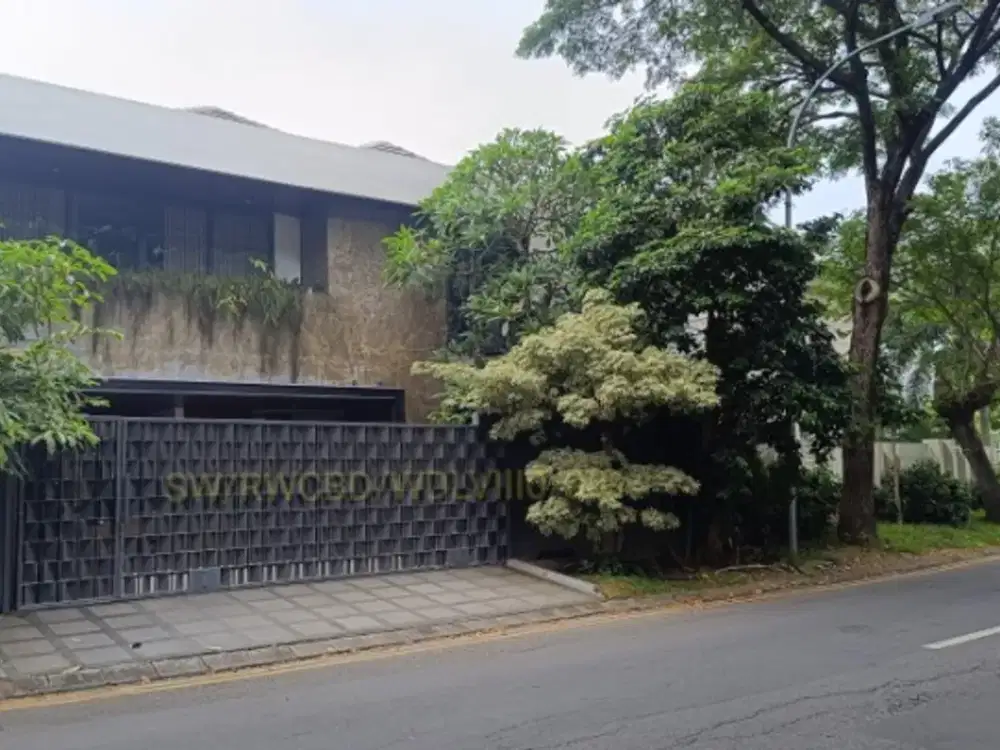 Dijual Rumah Mewah dan Asri di Jalan Utama Citraland Surabaya Barat dekat Pasar Modern