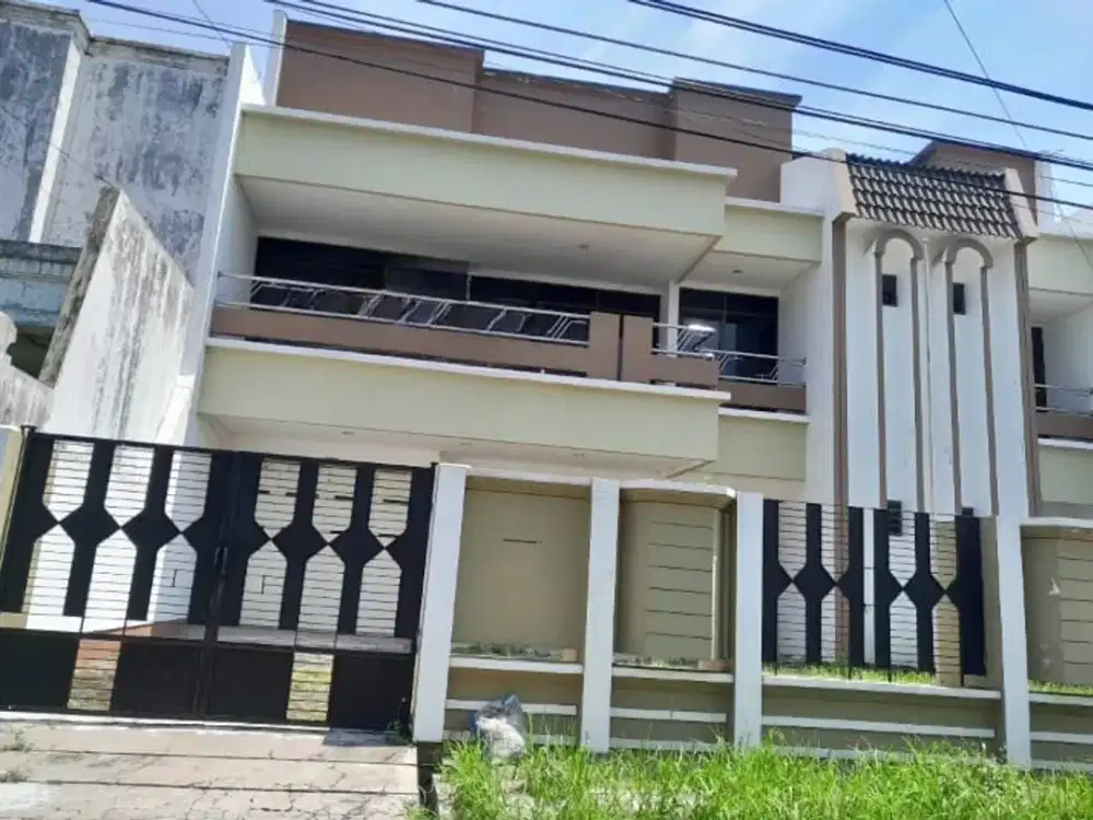 DIJUAL Rumah BESAR terawat 2 lantai SIAP HUNI Dharmahusada Surabaya Timur
