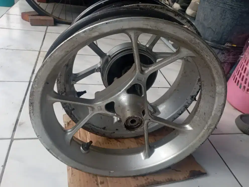 Velg Aerox original