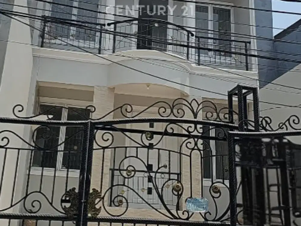 RUMAH BRAND NEW 4KT SIAP HUNI STRATEGIS KELAPA GADING
