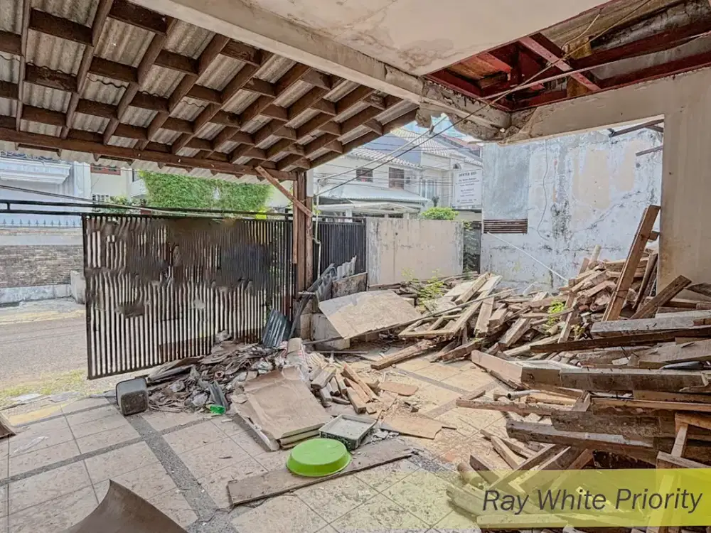 Rumah di Pondok Indah Hitung Tanah, dekat Pondok Indah Mal PIM