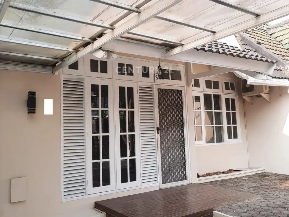 Dijual Cepat Rumah Cantik Di Bona Indah Jakarta Selatan