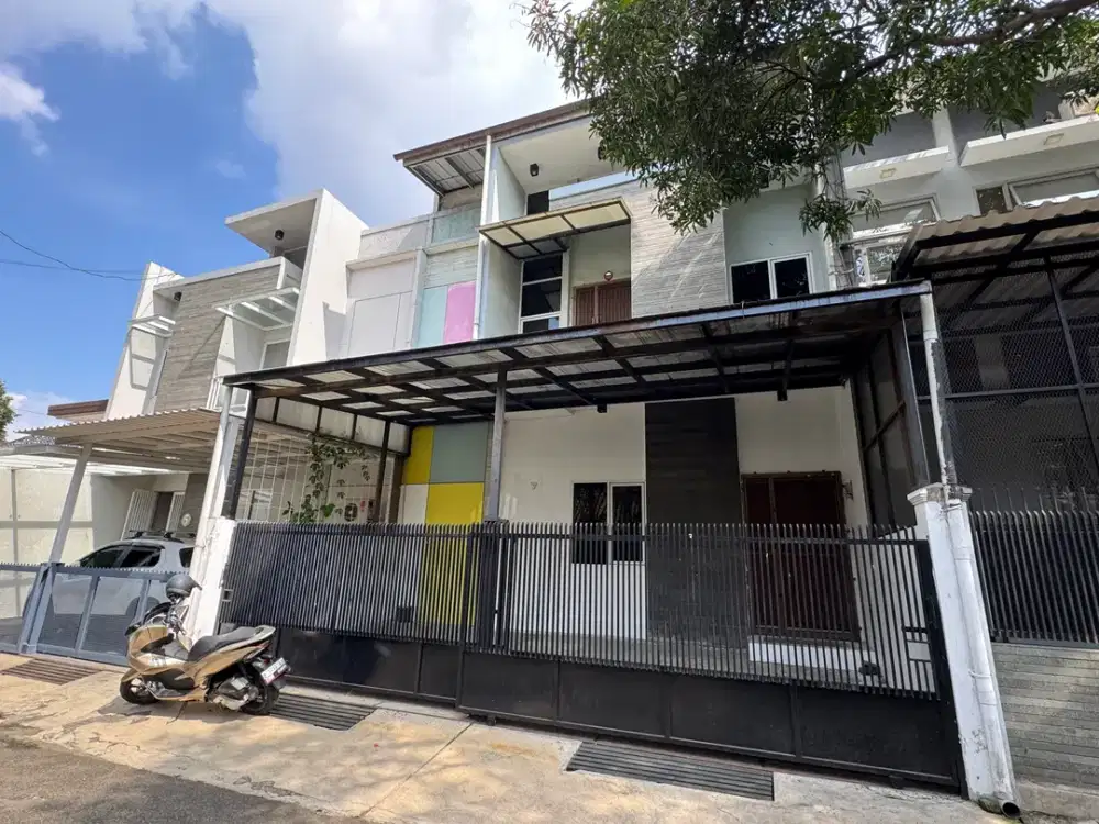 Dijual Rumah Bagus 2 Lantai di Sayap Riau, Bandung Kota