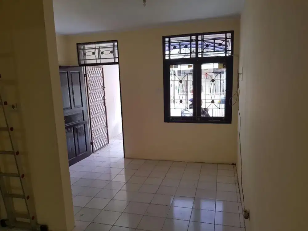 Dijual Rumah di Taman Palem Lestari , Cengkareng