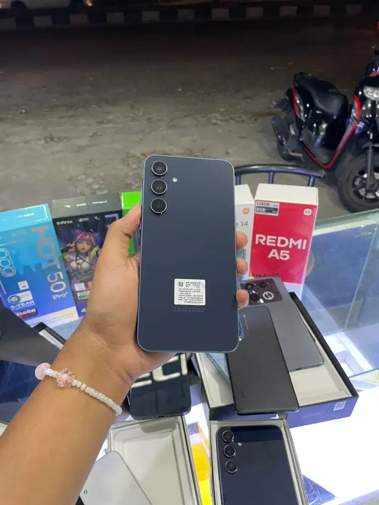 SAMSUNG A55 5G RAM 8+8/256