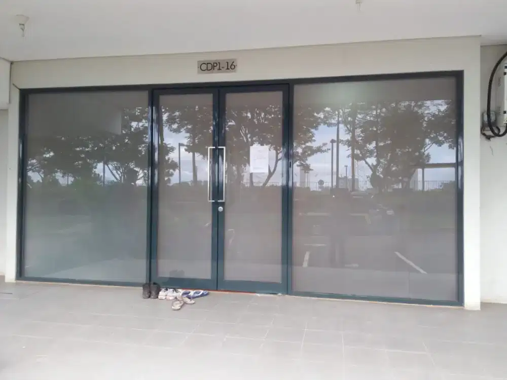 Pemasangan partisi aluminiun kaca