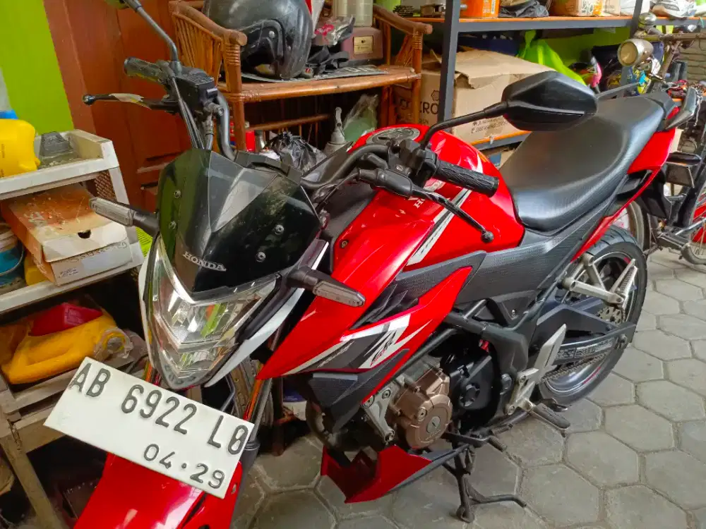 Dijual Honda CB 150 R 2019 mulus merah