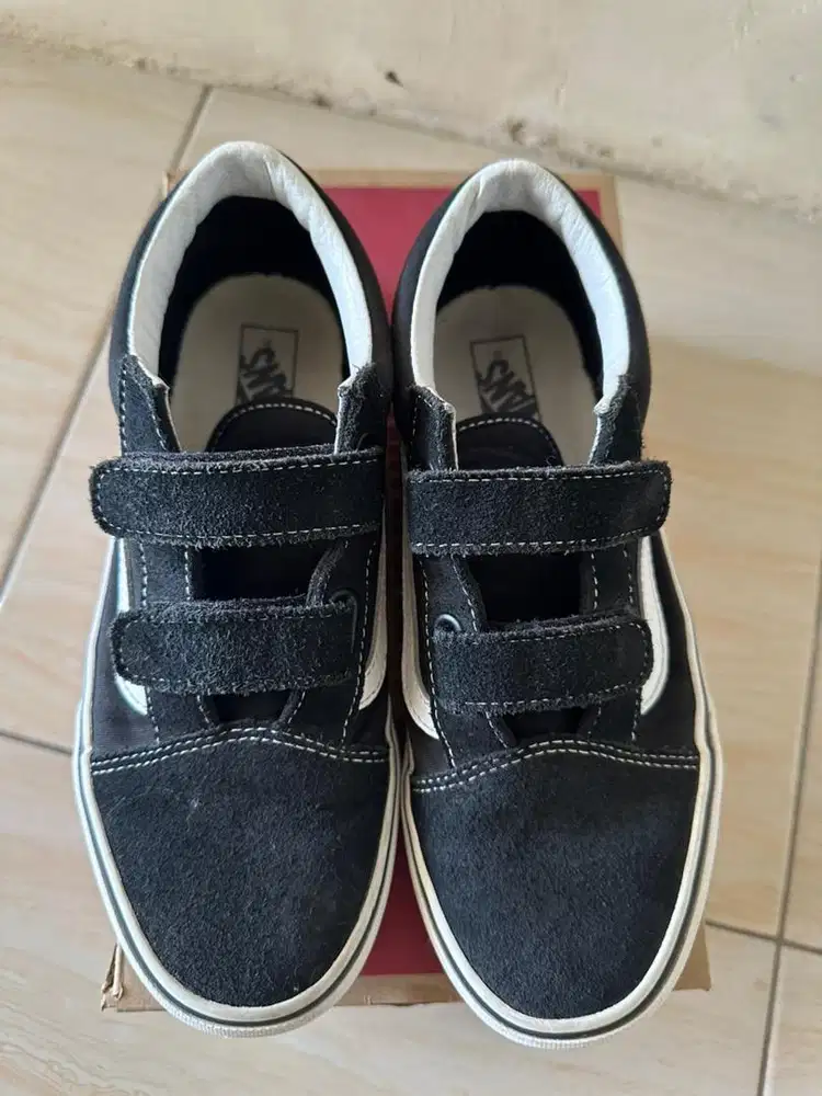 Sepatu Vans Ukuran 38 Original (Seken Like New)