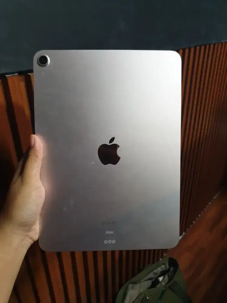 iPad Air Gen 5 64GB Ibox Resmi Mulus - Harga 6.5 Juta | Denpasar Bara