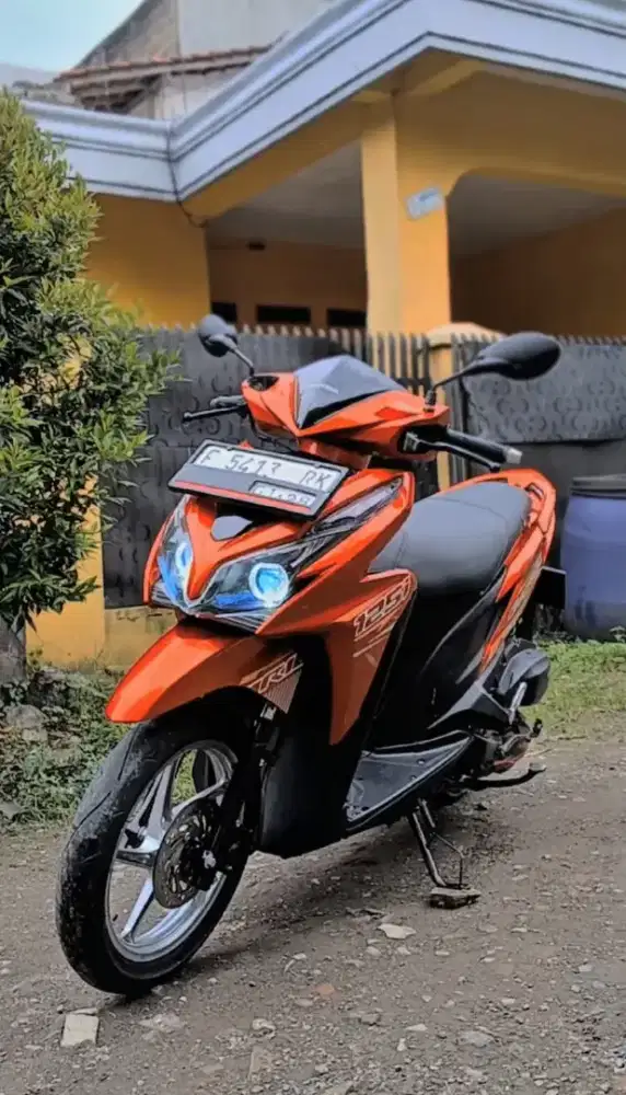 Vario 125 2012 WARNA ASLI ORANGE