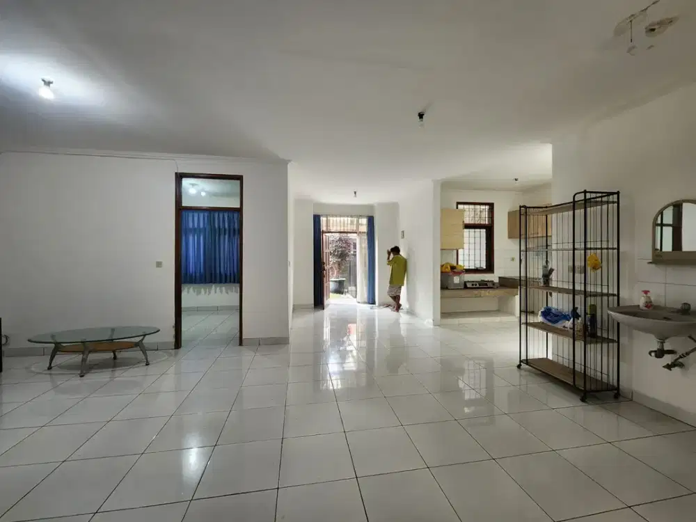 Rumah Unfurnished 1,5 Lt Di Perumahan Elite Taman Sakura Indah