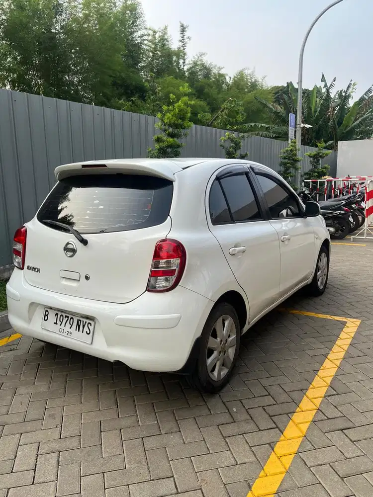 Nissan March 2013 Bensin