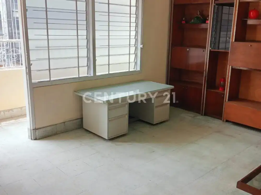 Ruko 2,5 Lantai Strategis Pusat Kota Di Jalan Cibadak Satu Arah