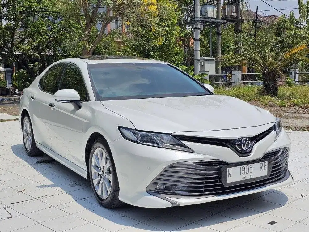 Toyota New Camry V 2.5 Matic 2019 Kondisi super sangat istimewa