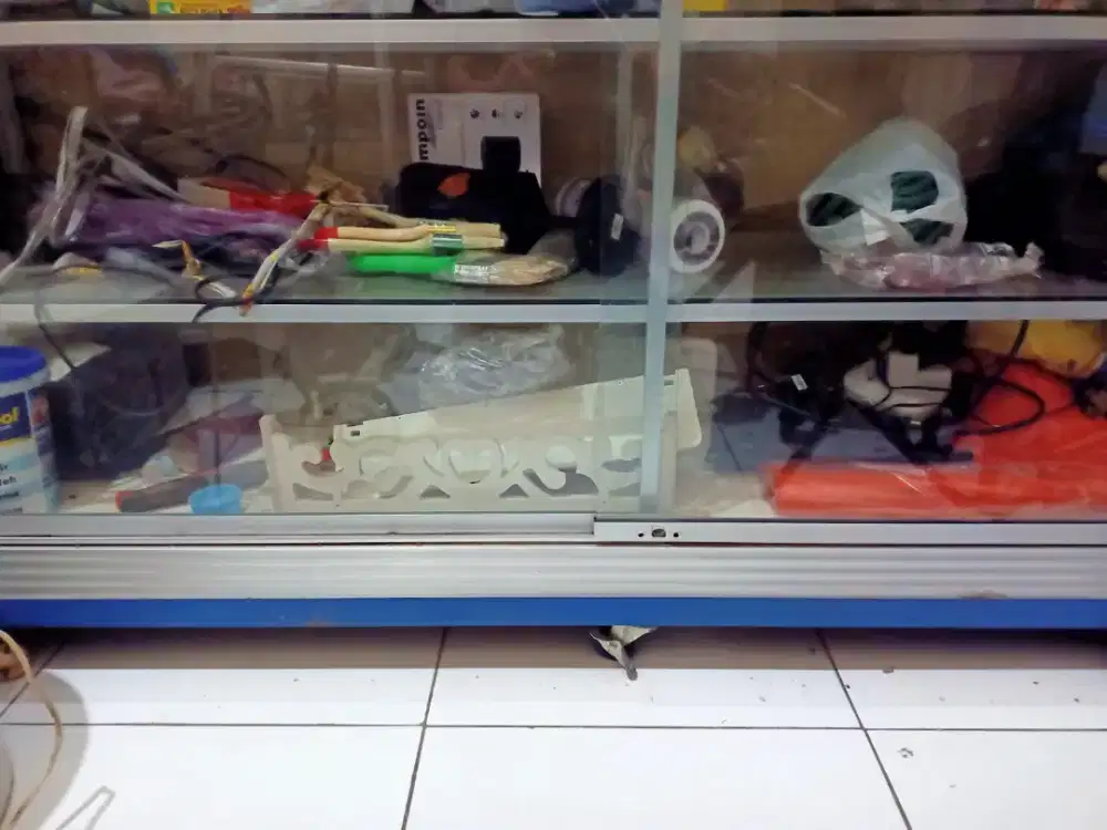 DI JUAL ETALASE 4 TINGKAT RODA PANJANG 1,5M x 1M SERBAGUNA FULL KACA