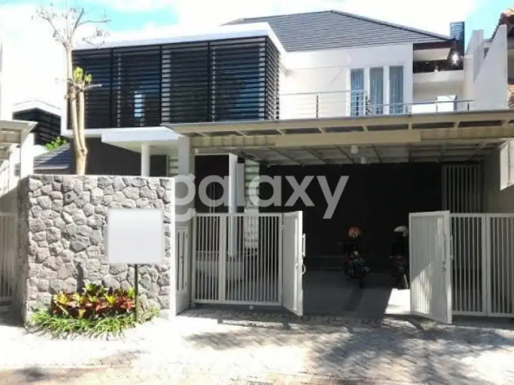 RUMAH TROPICAL MODERN GRAHA FAMILI SIAP HUNI