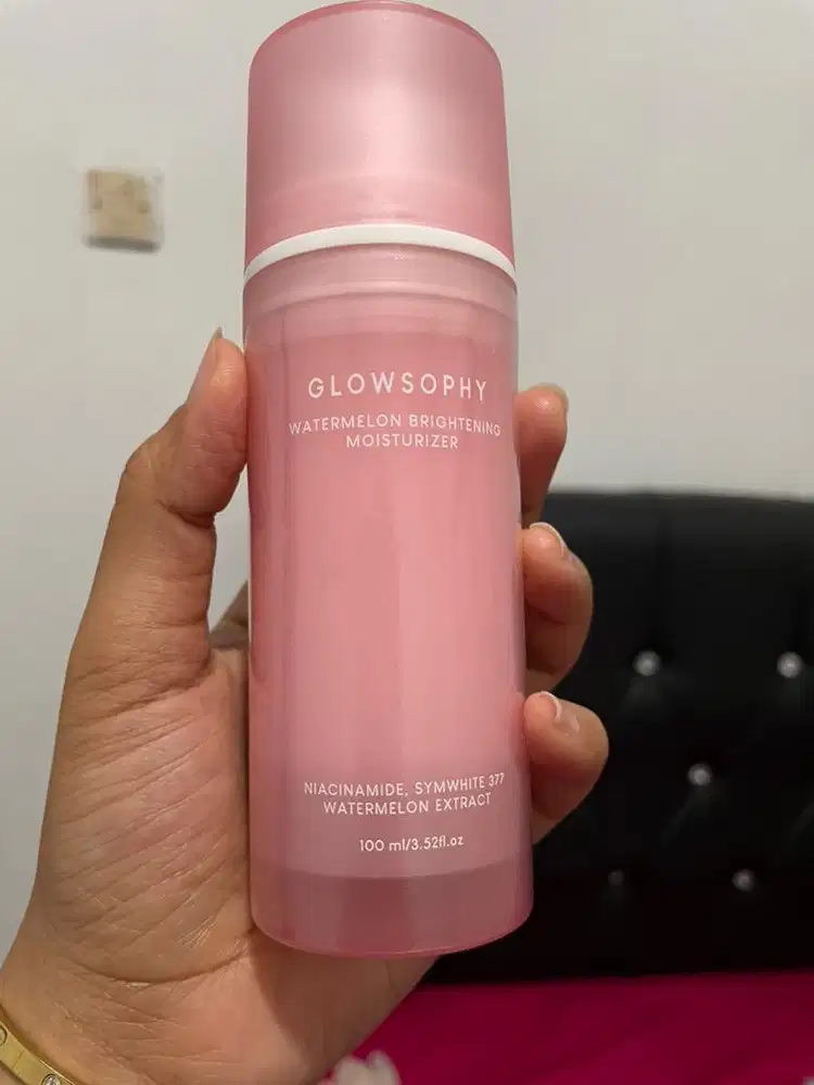 Glowshophy moisturizer