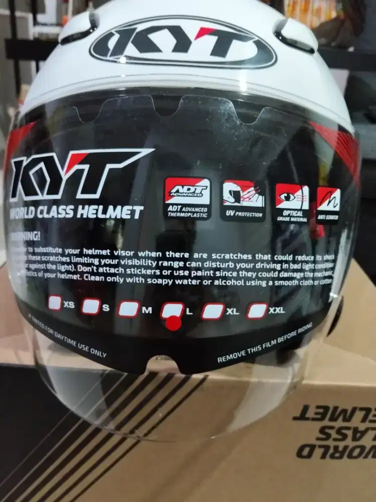 Helm KYT Size L