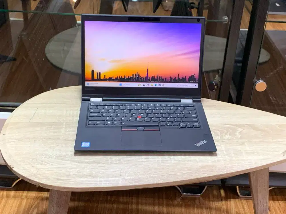 Laptop Lenovo Thinkpad Yoga 370 Corei7 Ram 8GB SSD Flip Touchscreen