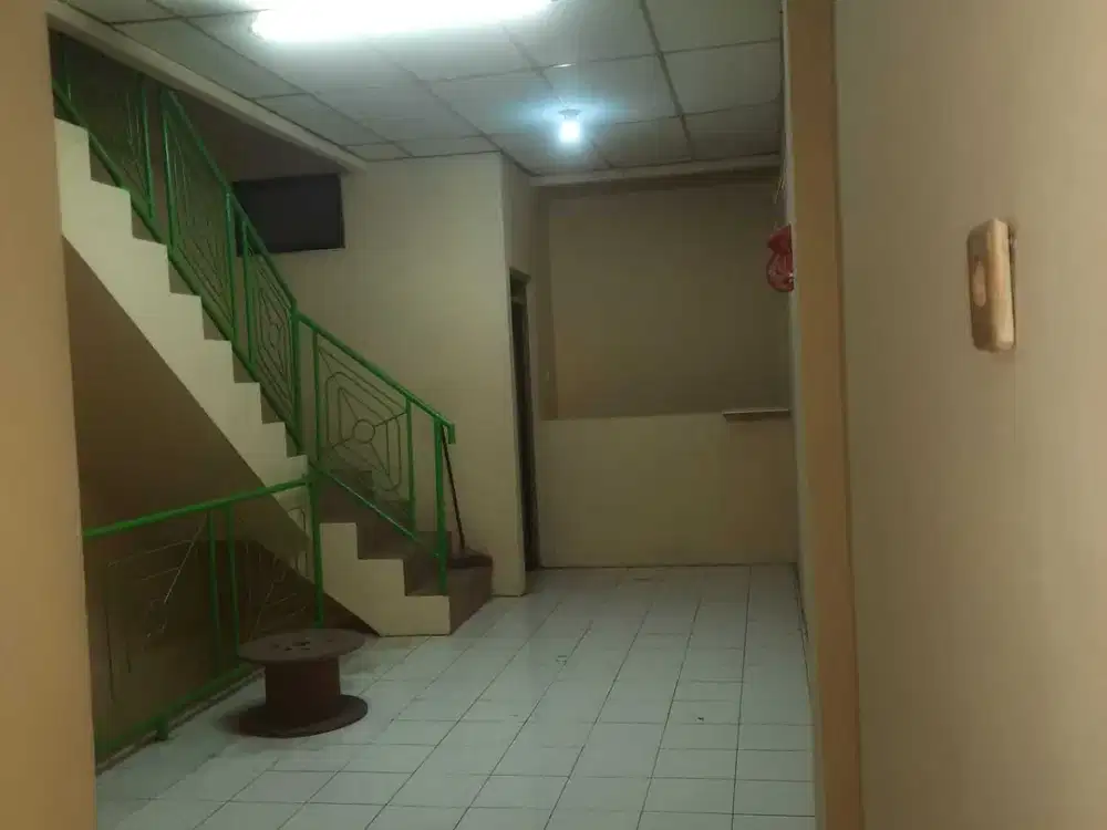 RUKO 4 LT. JL.PETA SELATAN JUAL 3,2 M DAN SEWA 80 JUTA/M2