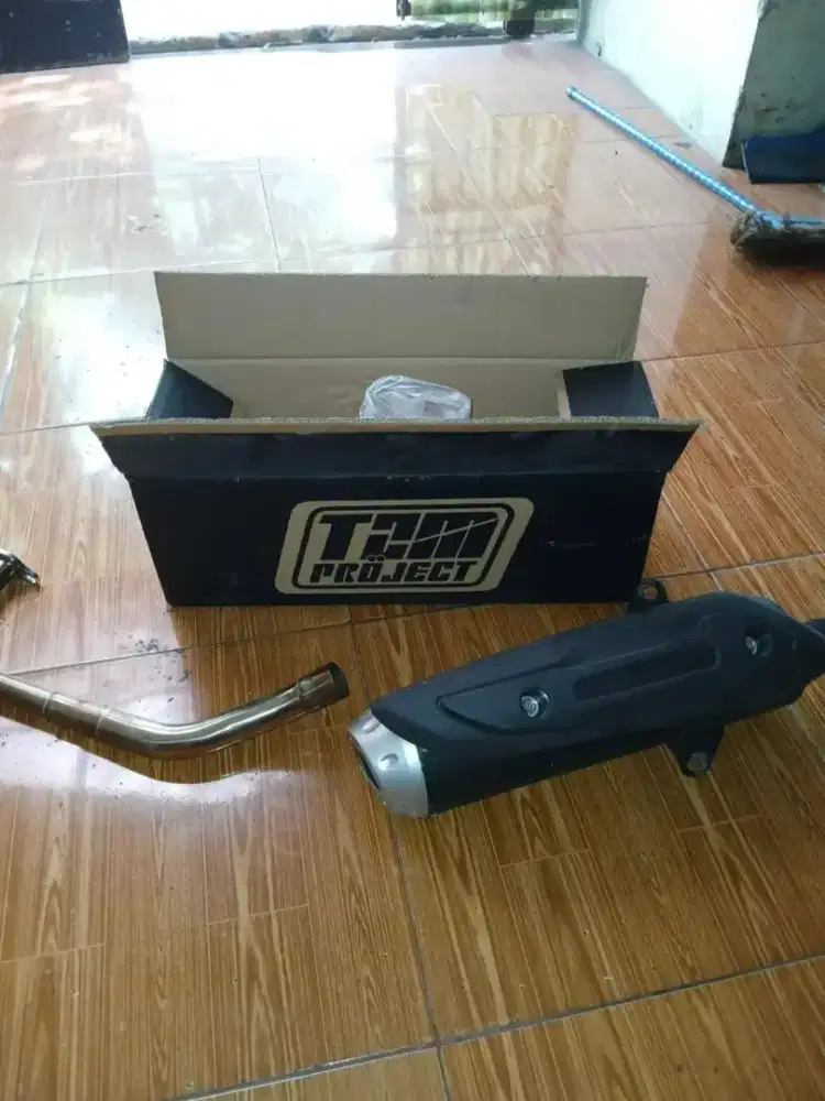 Kenalpot Racing TZM Original  Vario 125 new