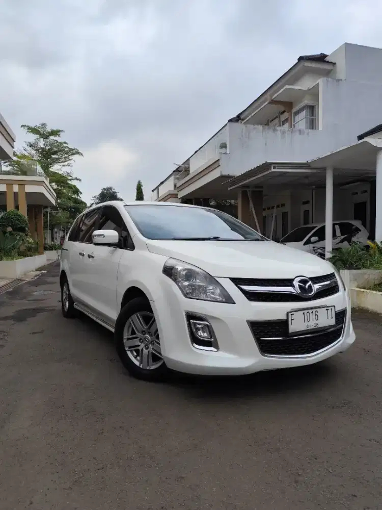 Mazda 8 tahun 2013 Low km