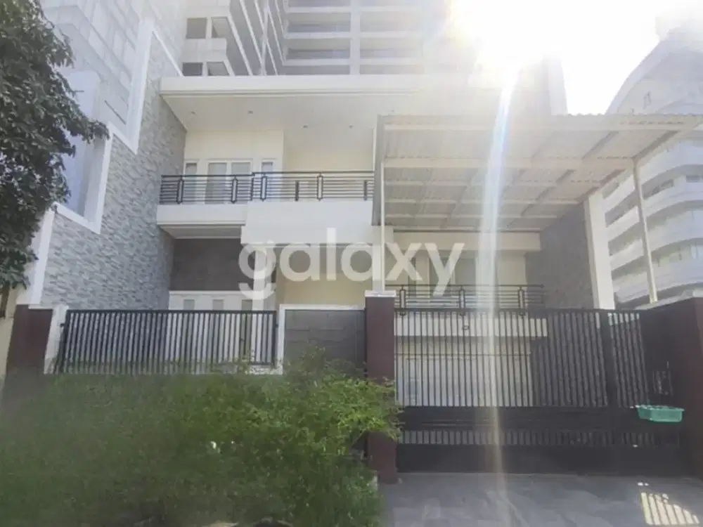 RUMAH BARU GRESS SIAP HUNI GRAHA FAMILI BLOK FAVORITE