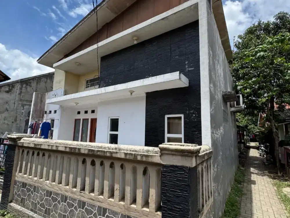 Dijual Rumah Kontrakan+Kontrakan 1 Pintu Strategis di Cikupa, Tangerang!