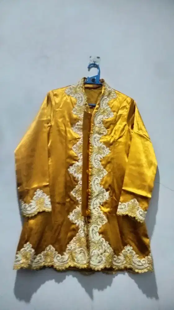 Kebaya Bordir kuning gold