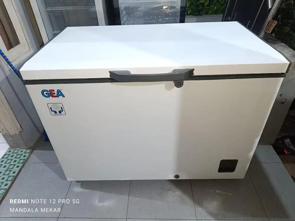 Gea frezeer box 340 liter ori mulus garansi