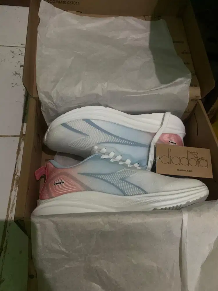 Sepatu Running Diadora Unisex