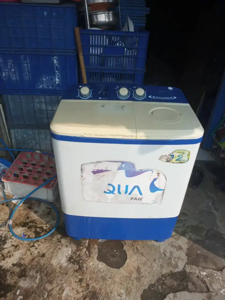 Di jual mesin cuci 2 tabung merek akua