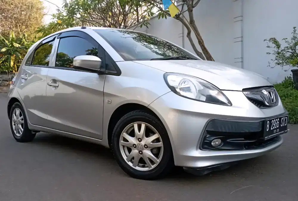 Honda Brio 1.2 E Satya MT 2015 Silver Tgn 1 Istimewa Sekali Siap Pakai
