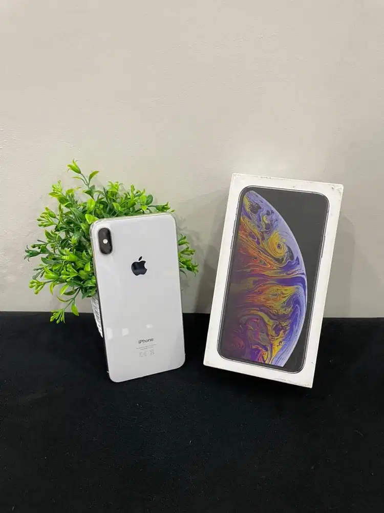IPhone XS Max 256GB Silver mulus Fullset BH 93% Sinyal Permanent