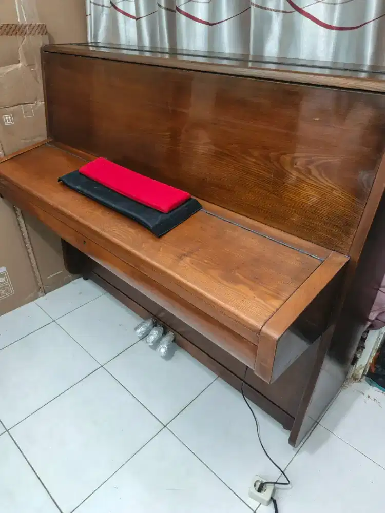 DIJUAL PIANO KLASIK NIEER SEKELAS YAMAHA U1 PEMANAS NEWGRES SENAM JARI
