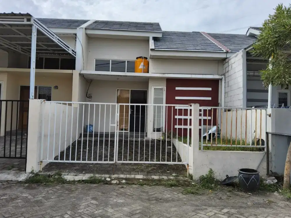 HEMAT 40-50%! DIJUAL LELANG RUMAH DI DE NAILA VILLAGE DRIYOREJO GRESIK