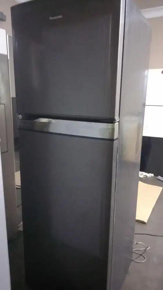 Kulkas Panasonic 2 Pintu Mulus