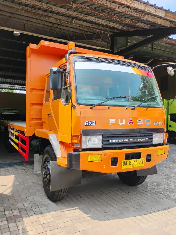 TRUK LOSBAK TRONTON MITSHUBISHI FUSO 220PS 2016 (6X2)