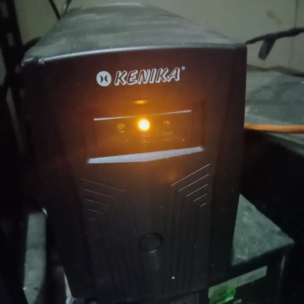UPS KENIKA 600VAC . 220 VOLT