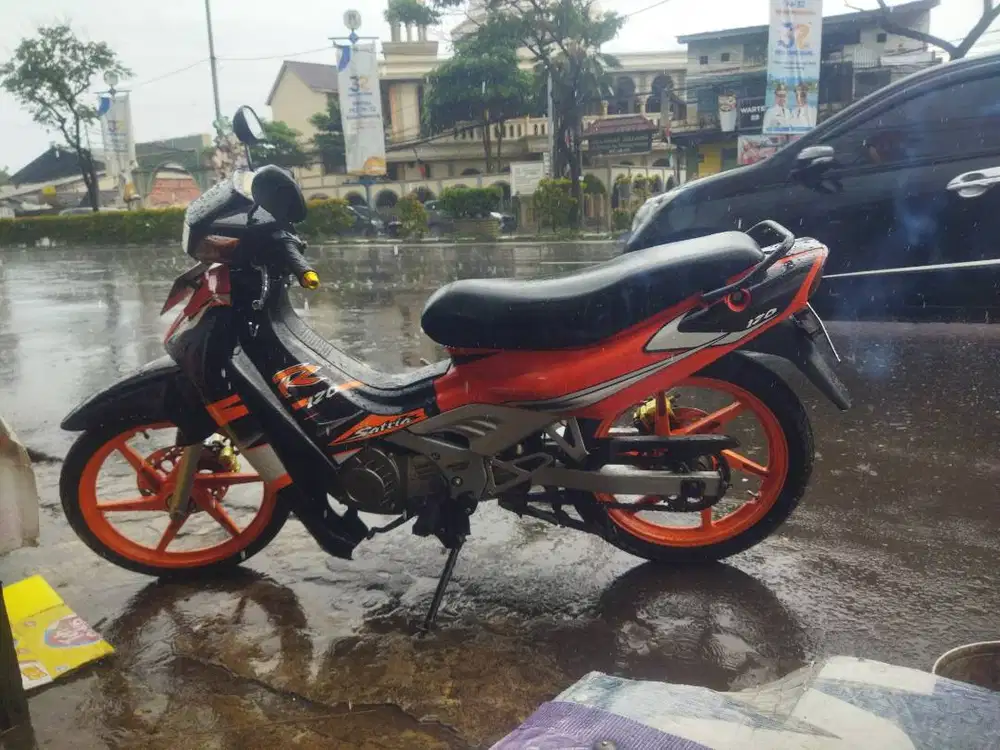 Satria 2 tak 2003 warna hitam oranye