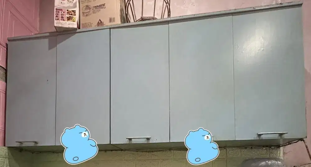 Kitchen set atas saja 5 pintu,uk 2 meter,masih bagus