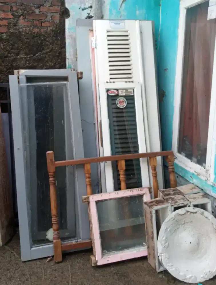 Jual bongkaran kusen, pintu, jendela, dan ventilasi.