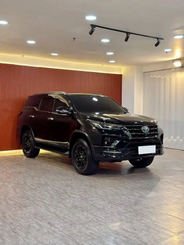 Toyota Fortuner GR Sport 2.8 AT Tahun 2022
