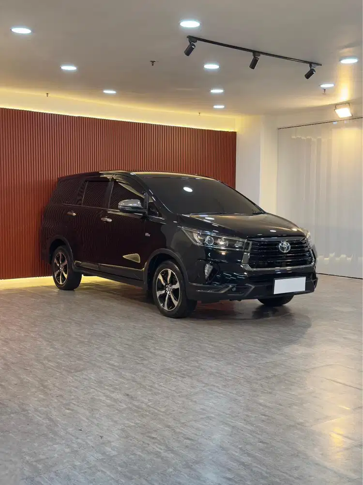 Toyota Innova Venturer 2.0 AT Tahun 2021